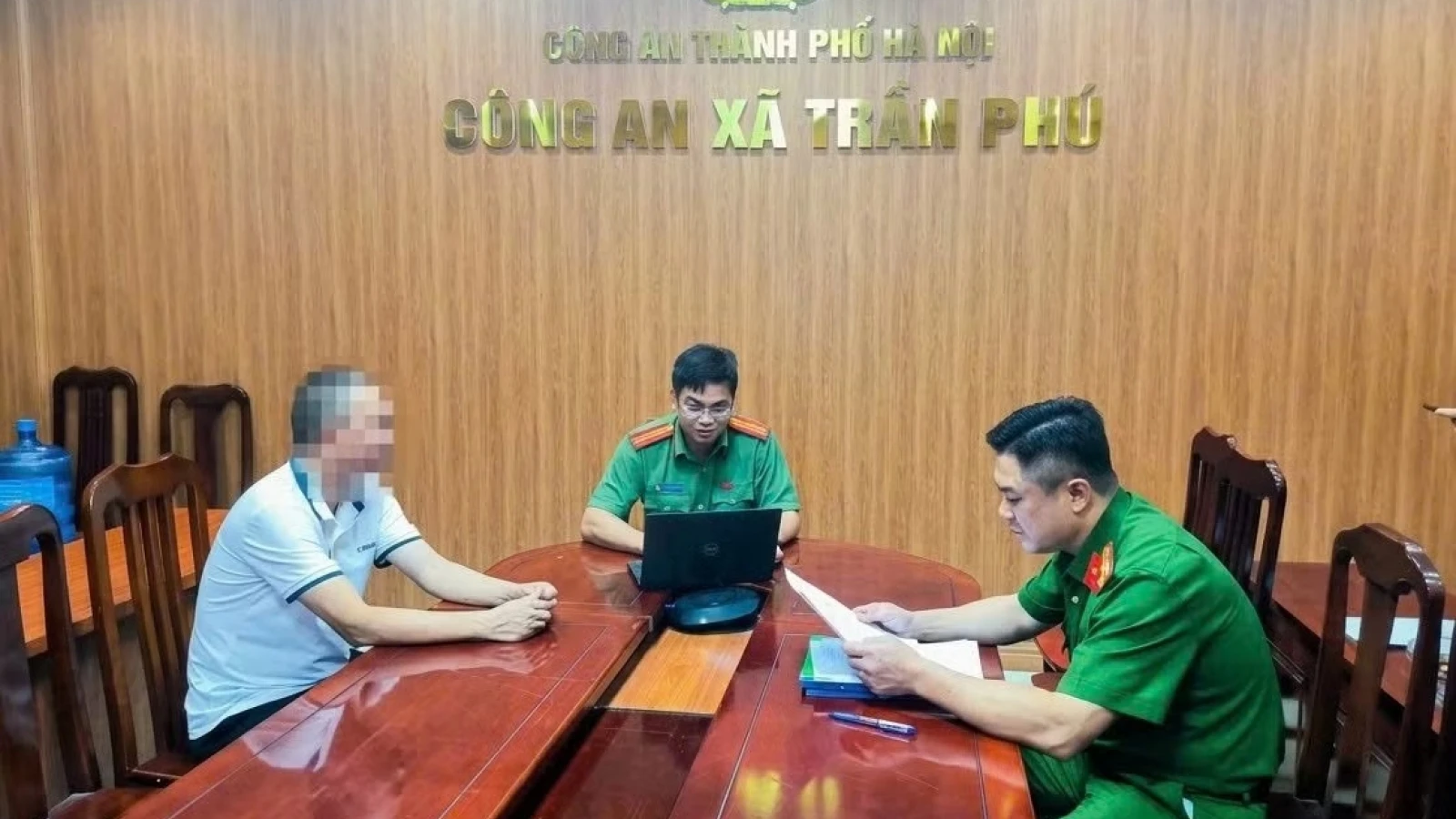 Đăng ảnh chế AI "phơi thóc nổ thành bỏng", người đàn ông bị phạt 7,5 triệu đồng